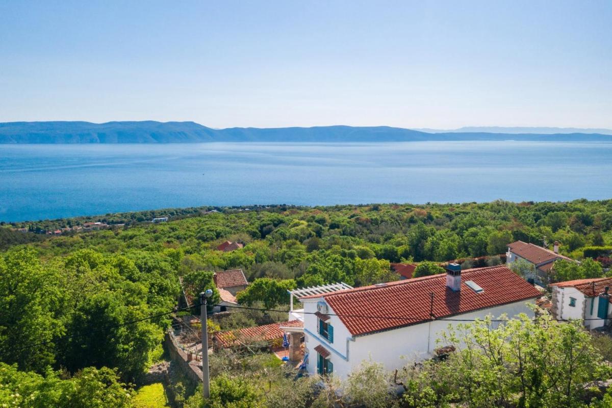 Villa Crni in Crni  Labin  Exterior foto